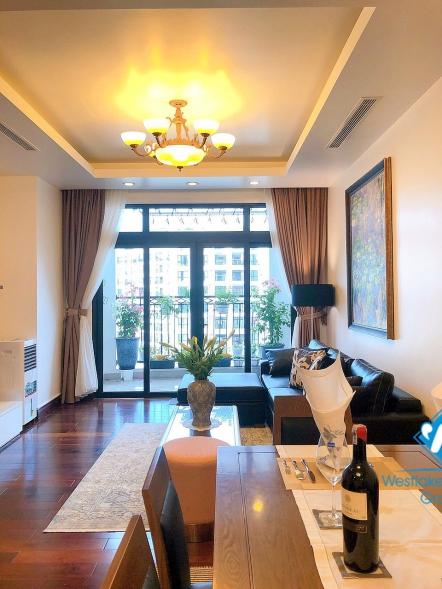 Beautiful bright 3-bedroom apartment in Royal City